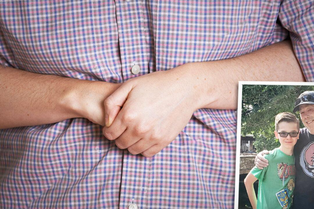 8th-Grader Sees Dad Choking at Dinner Table—Performs Heimlich He Learned at School, Saves His Life