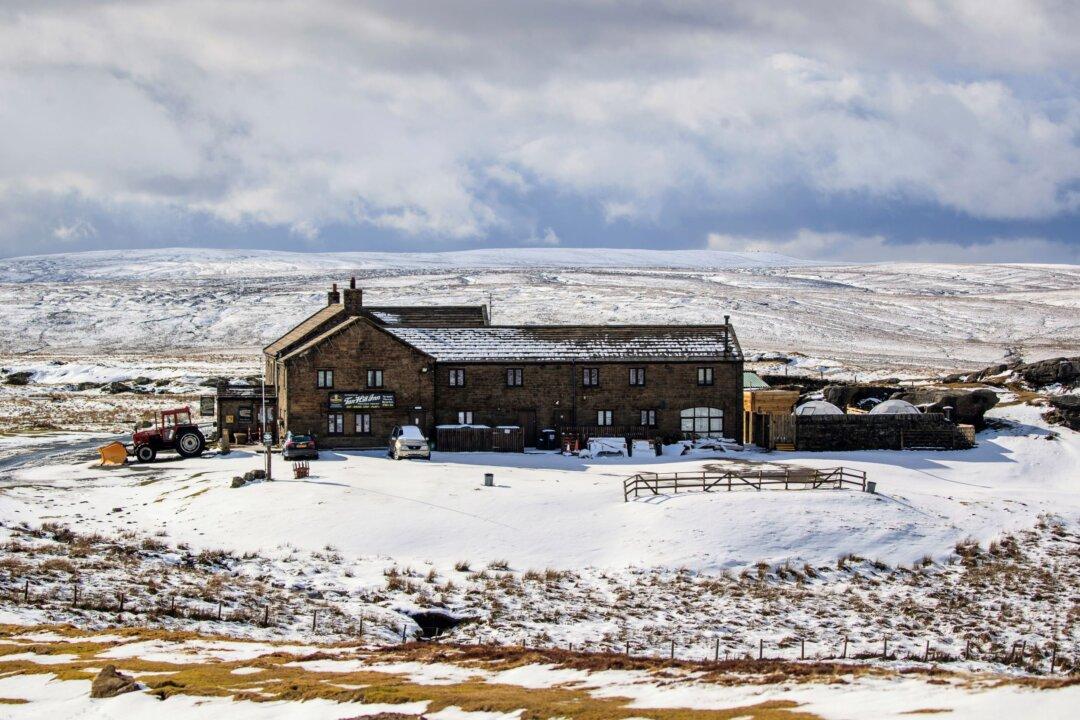 Britain Gets Cold Weather Warning After Record-Breaking Seasonal Highs