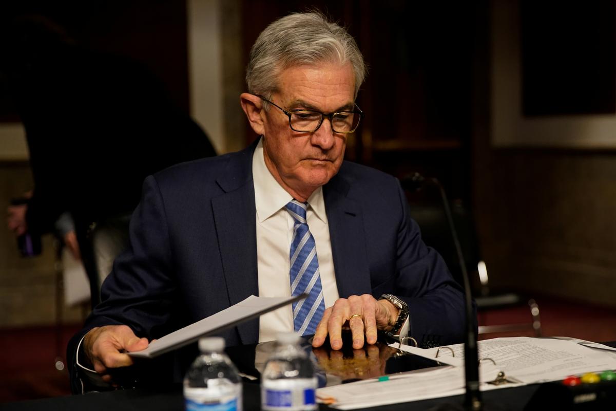 Powell Puts Faster Bond-Buying Taper on Fed’s Christmas Table