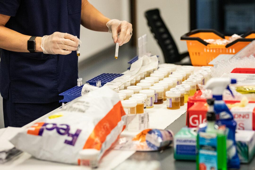 Washington Students, Staff Need Negative COVID-19 Tests to Return to School, Mayor Says