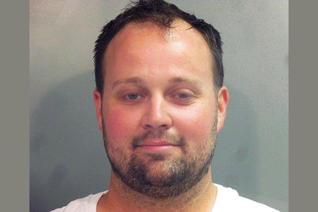 Jury Begins Deliberating in Josh Duggar Child Porn Trial