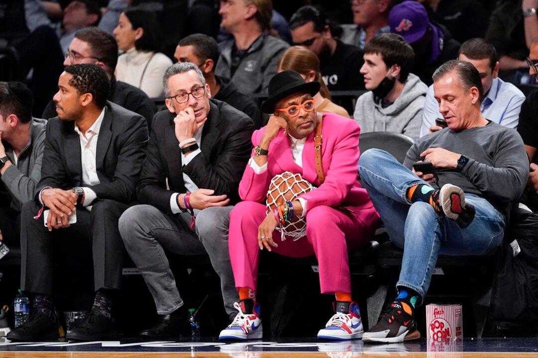Spike Lee, Jack Nicholson Among NBA ‘SuperFans’ Being Enshrined Into Basketball Hall of Fame