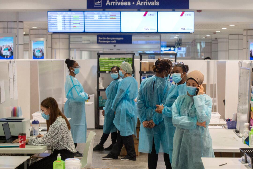 Confusion at Canadian Airports as Few Details on COVID 19 Testing Rule for Travellers