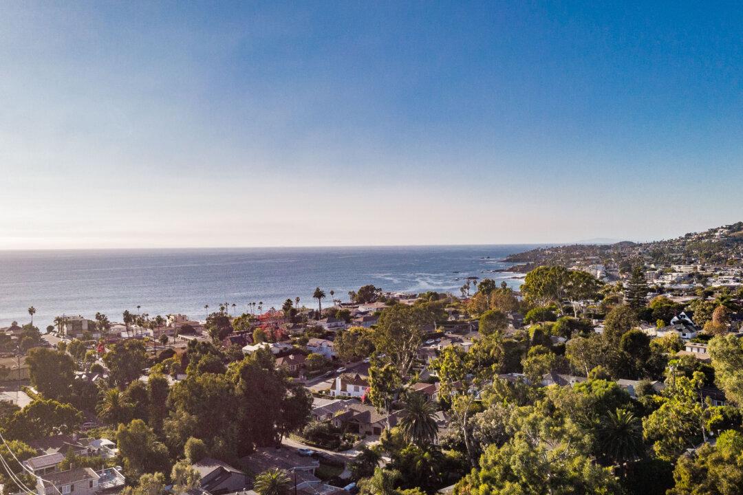 Biotech Investor Buys $70 Million Mansion in Orange County, Setting New Record