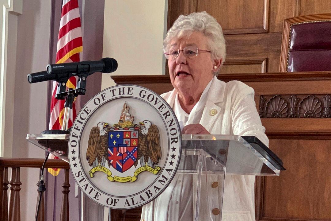 Alabama Governor Urges OSHA Not to Adopt Economically Damaging Vaccine Mandate