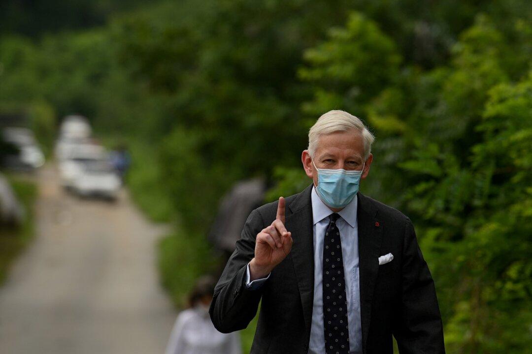 No Plans for Investigation Into Rio Tinto Appointment of Ex-China Ambassador: Ethics Commissioner