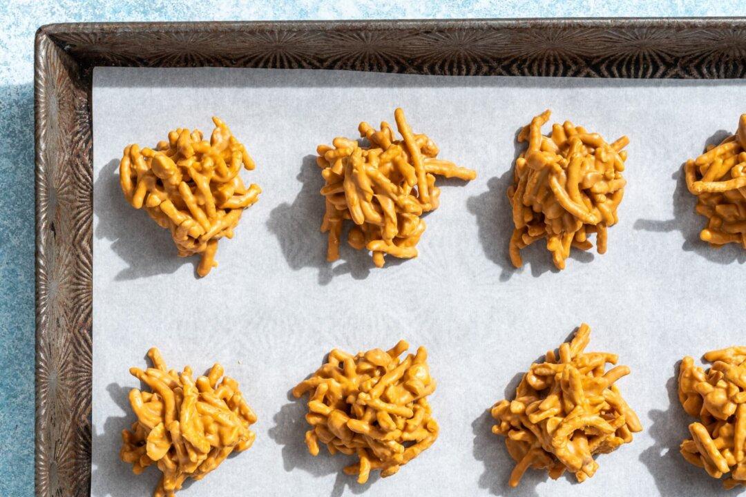 Easy, No-bake Haystacks Are the Ultimate Holiday Crowd-Pleaser