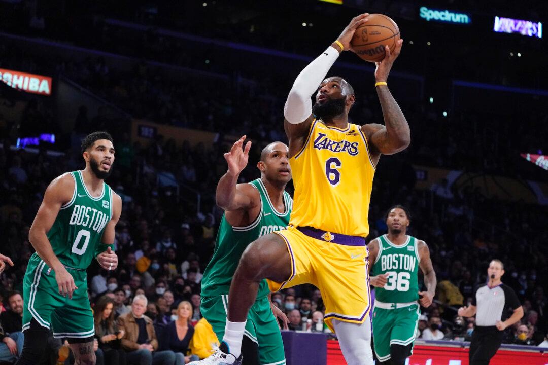 Lakers Handle Celtics 117–102, Split Rivalry for Season