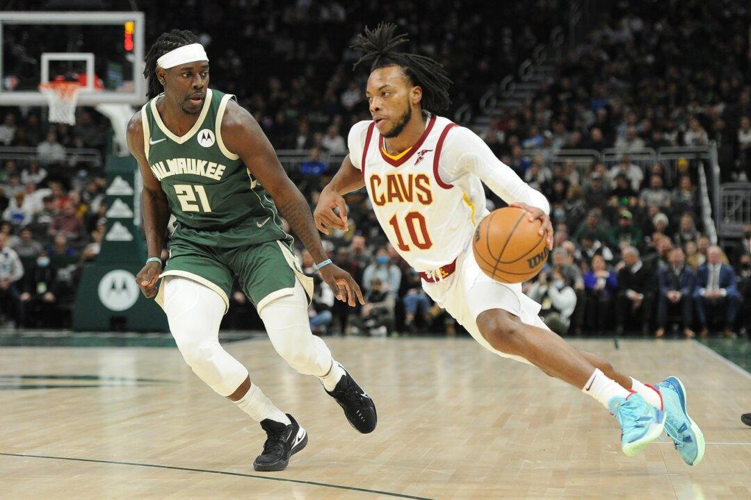 Giannis Antetokounmpo Returns as Bucks Defeat Cavaliers