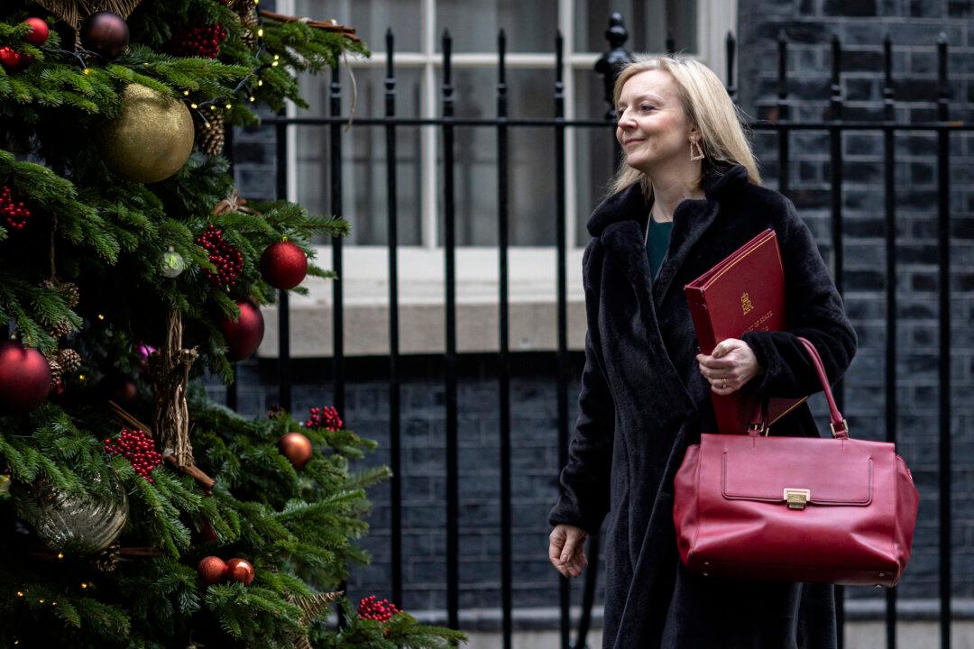 Britain Must Embrace ‘Warts and All’ History of Empire, Says Foreign Secretary