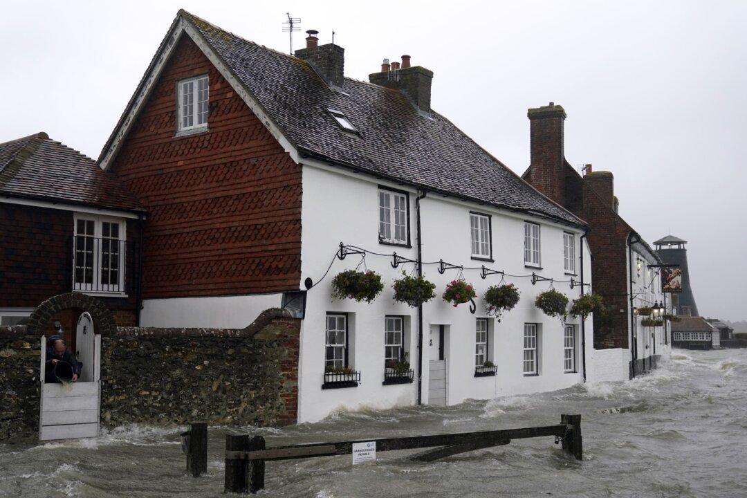 Floods Forecast Across the UK as Storm Barra Brings Ice, Wind and Rain