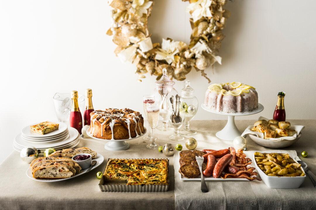 Holiday Hosting: Tips for Decorating a Buffet Table and Serving Your Guests With Style