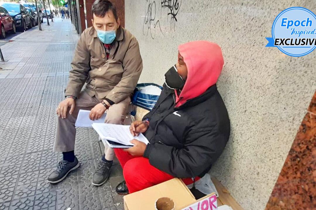 Kind Retired Prof Meets Young Homeless Man on Streets, Teaches Him for Over a Year to Get on His Feet