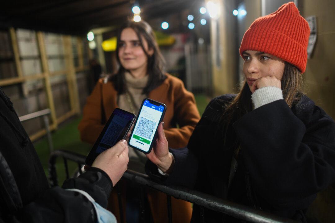 Nightclubs Warn of ‘Catastrophic’ Impact of COVID-19 Passports in England