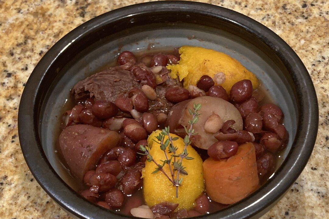 2 out of 3 Sisters: A Creamy Bean Stew Built on Old Wisdom