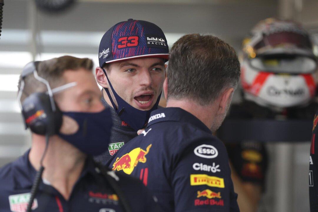 Mercedes, Red Bull Play Nice Ahead of F1 Championship