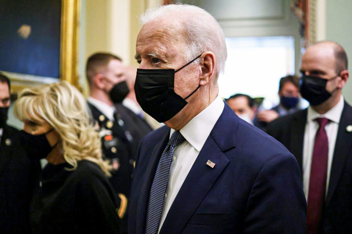 Biden’s COVID-19 Vaccine Mandate for Healthcare Workers Faces Opposition From Over 150 Republicans