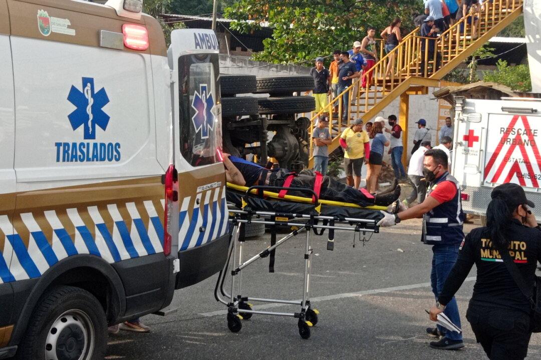 55 Dead After Truck Smuggling People Crashes in Mexico: Officials