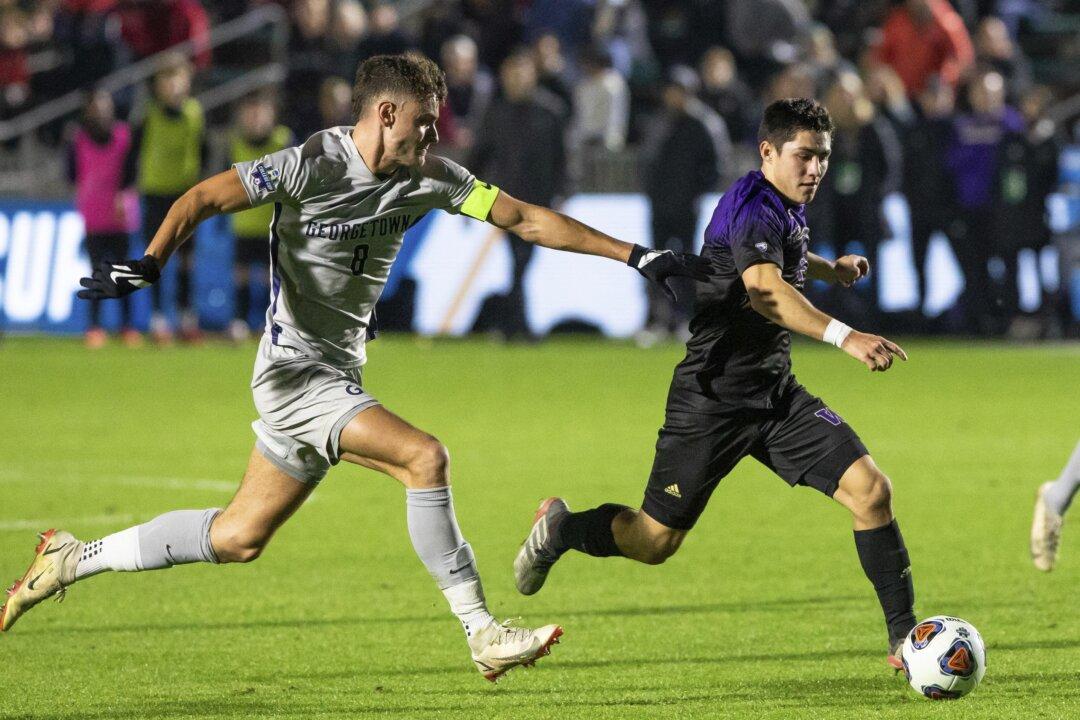 Washington Tops Georgetown 2–1 in College Cup Semifinal