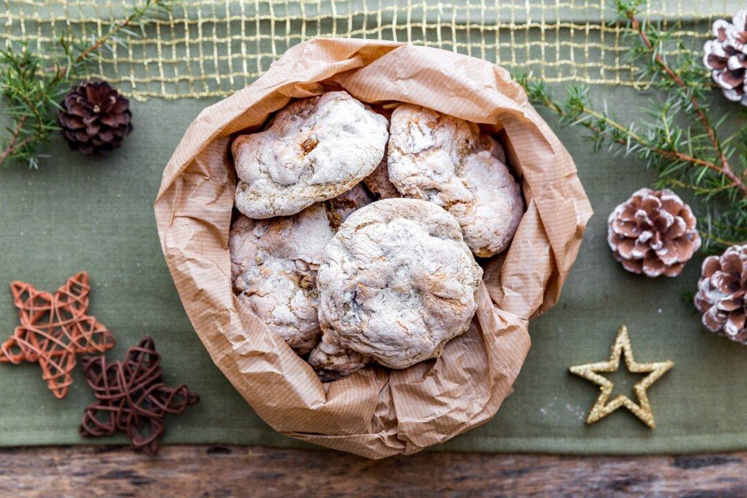 Cavallucci Senesi (Sienese Walnut Cookies)
