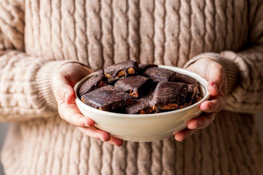 Mostaccioli (Pugliese Spiced Christmas Cookies)