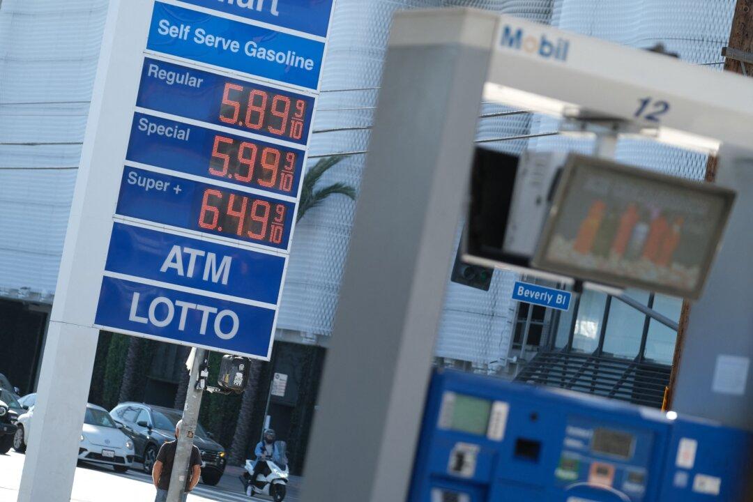 Stagflation Talk Grows With Atlanta Fed 1st-Quarter GDP Estimate