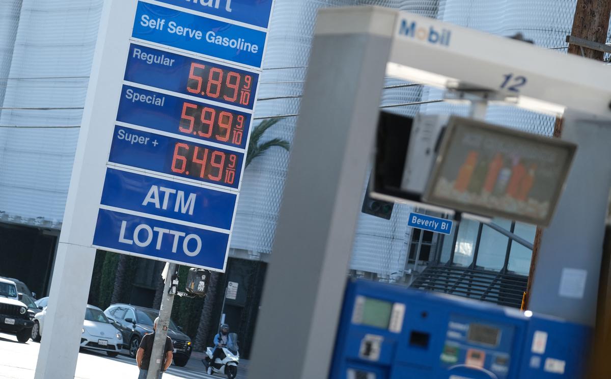 Stagflation Talk Grows With Atlanta Fed 1st-Quarter GDP Estimate