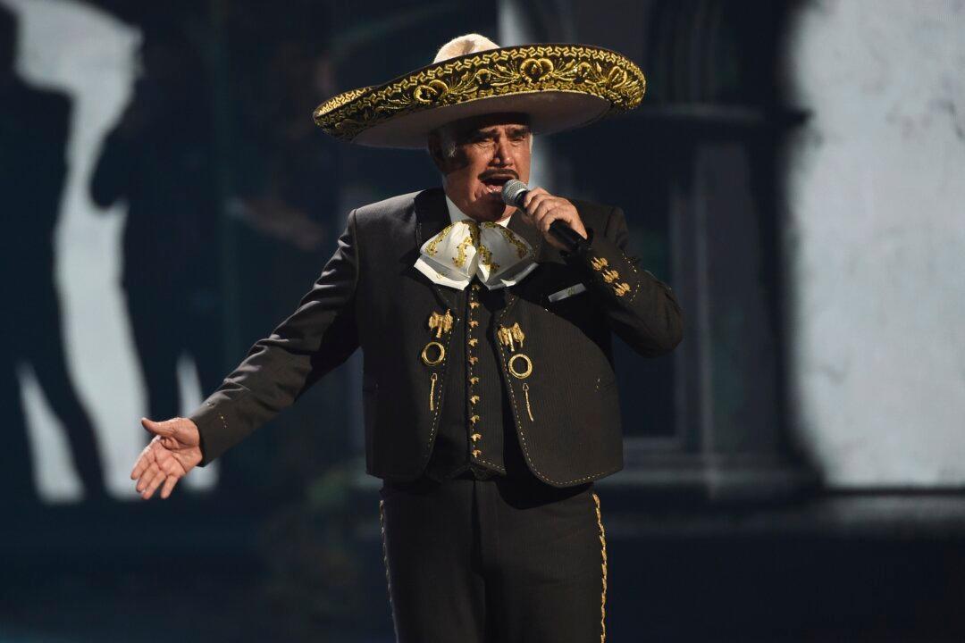 Vicente Fernández, Revered Mexican Singer, Dies at 81