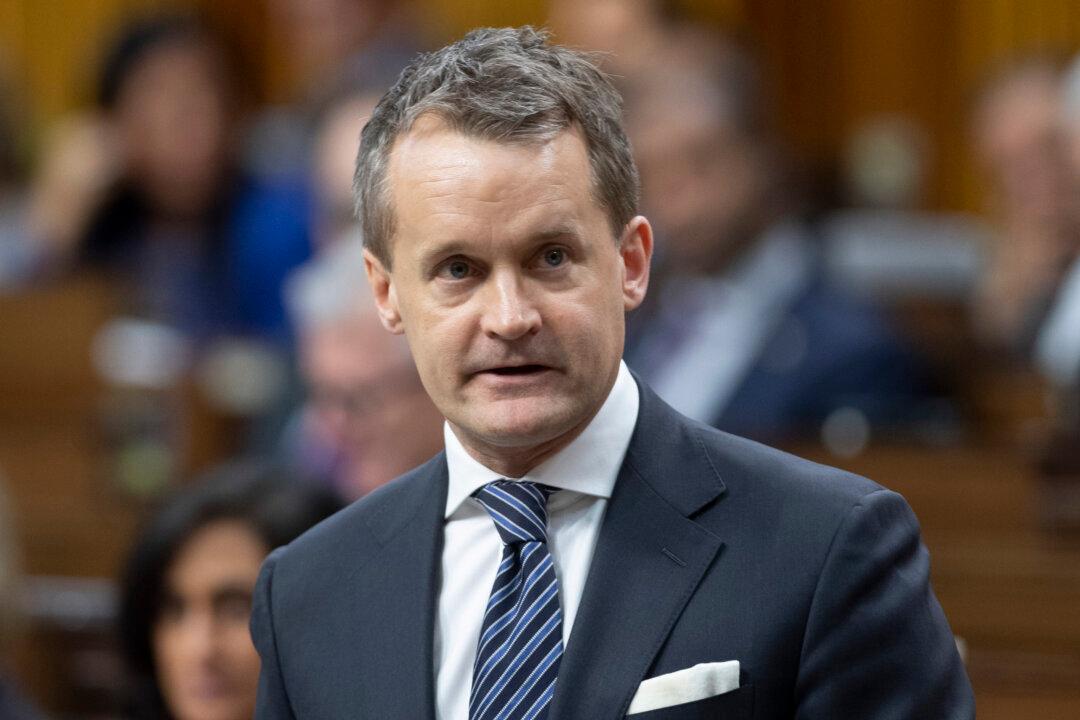 Labour Minister Seamus O’Regan Contracts COVID-19