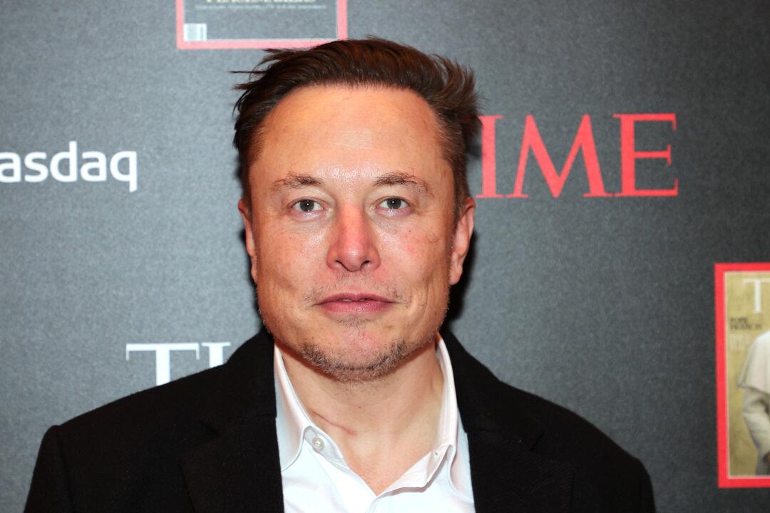 Elon Musk Comes out Against COVID-19 Vaccine Policies, Says Shots Should Not Be Mandatory in US