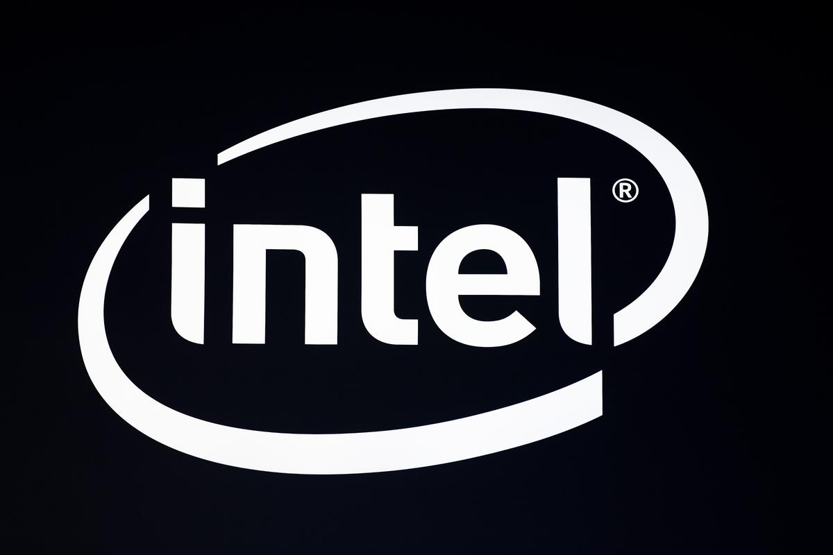 Here’s Why Intel CEO Believes Chip Shortage to Last Until 2024