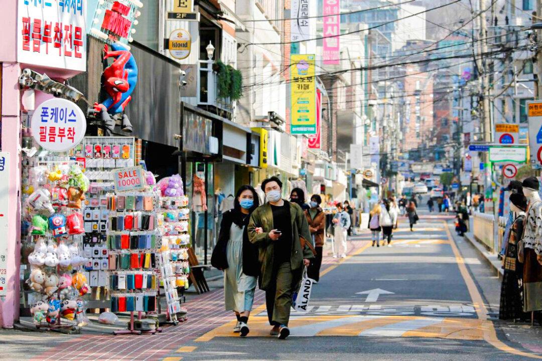 South Korea to Track COVID-19 Patients, Ensure Mask Compliance With Facial Recognition Cameras