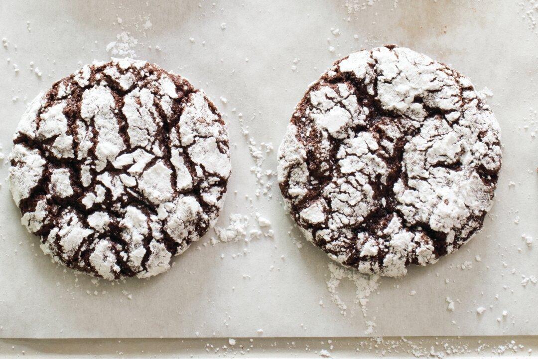 The Secret to Perfectly Cracked Crinkle Cookies