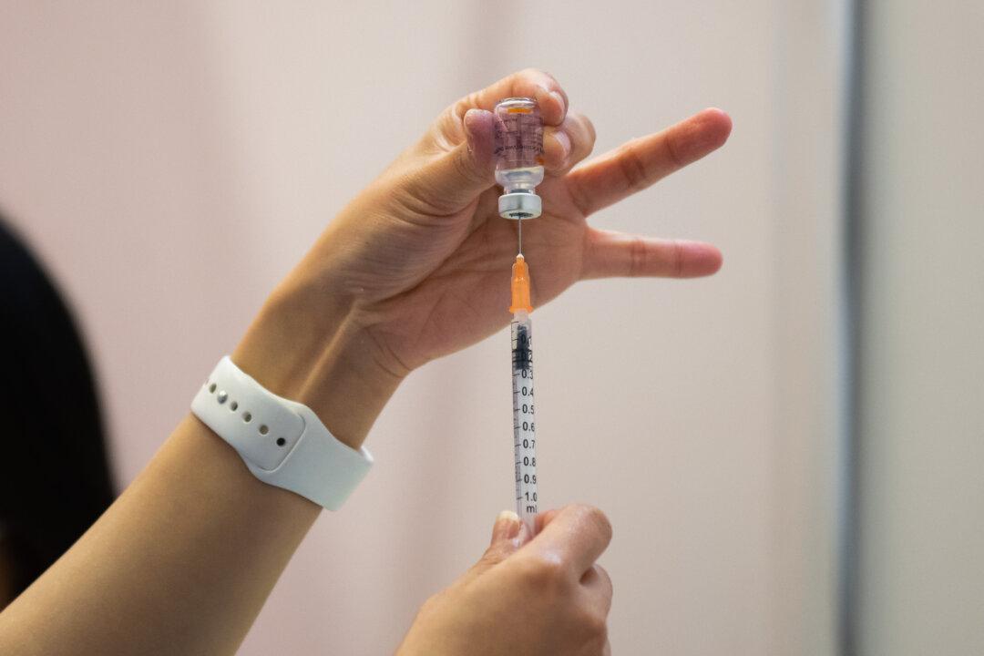 2 Doses of China’s Sinovac Vaccines Ineffective Against Omicron: Hong Kong Study