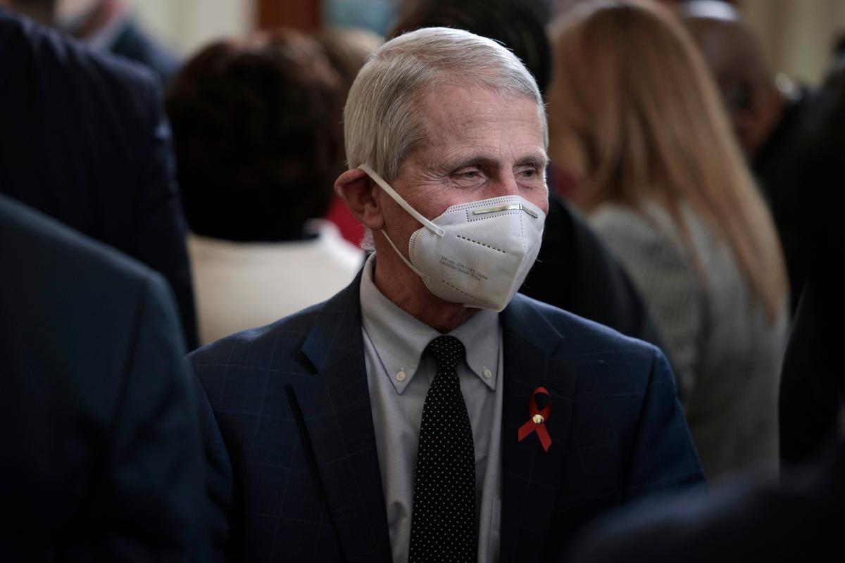 Fauci Warns Hospitals Could Be ‘Overwhelmed’ Within Weeks Due to Omicron