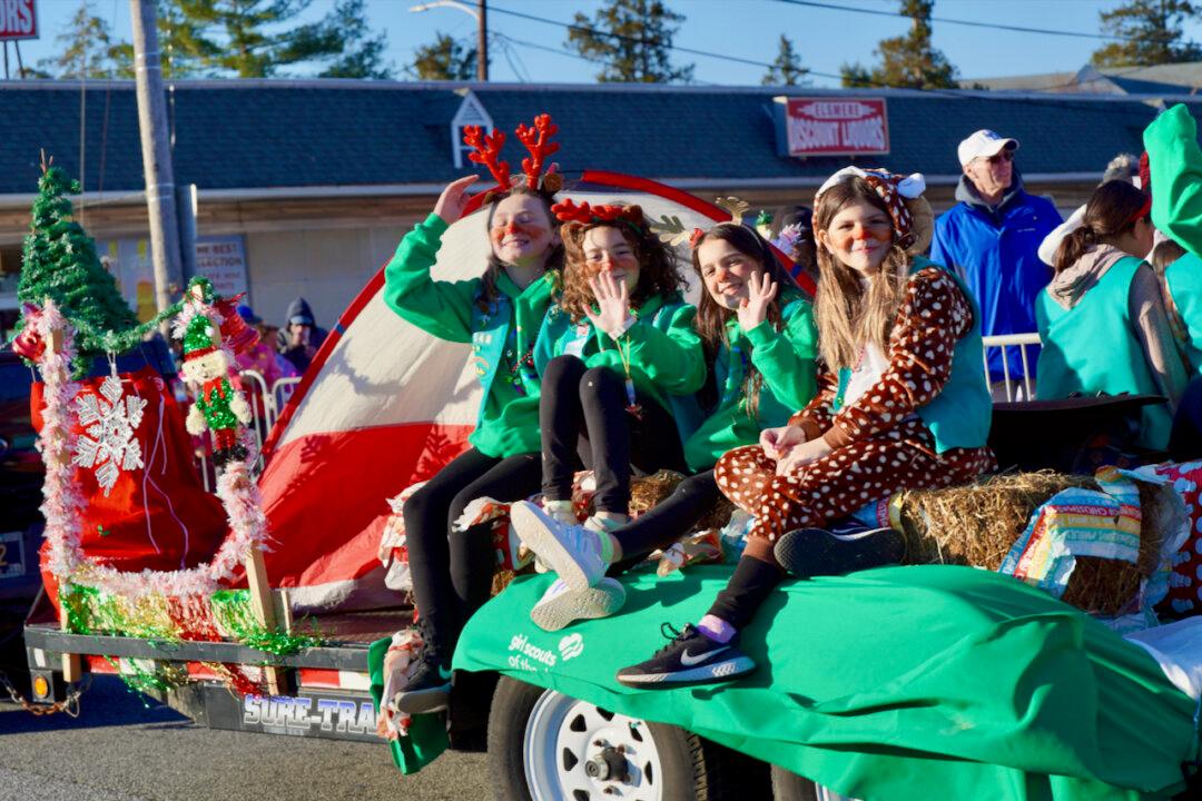 Christmas Parade Reignites the American Spirit in a Delaware Town