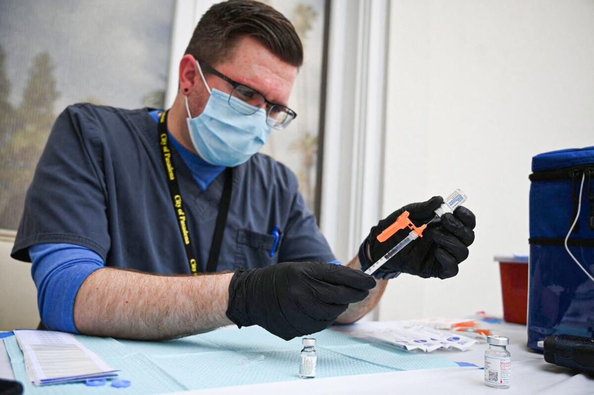 Johnson & Johnson COVID-19 Vaccine Not ‘Preferred’ Due to Link to Severe Condition: CDC Advisers