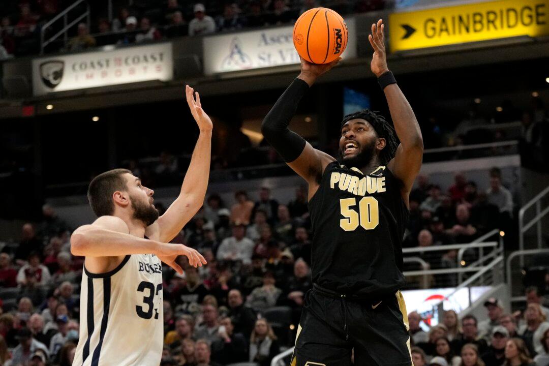 No. 3 Purdue Uses Size to Overpower Butler in 77–48 Rout