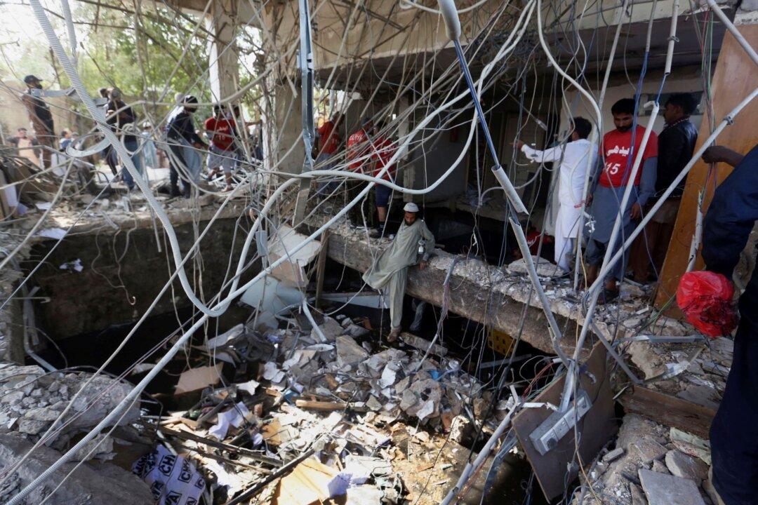 Gas Explosion in Sewer Kills 12 in Pakistan’s Largest City