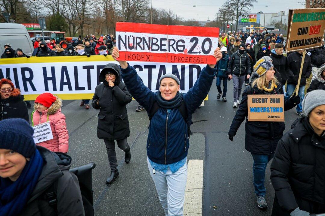 Thousands Protest in Germany Ahead of COVID-19 Measures Set to Go Into Effect Tuesday