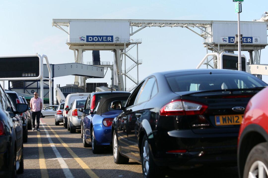 France Lifts Transit Ban on EU-based British Nationals