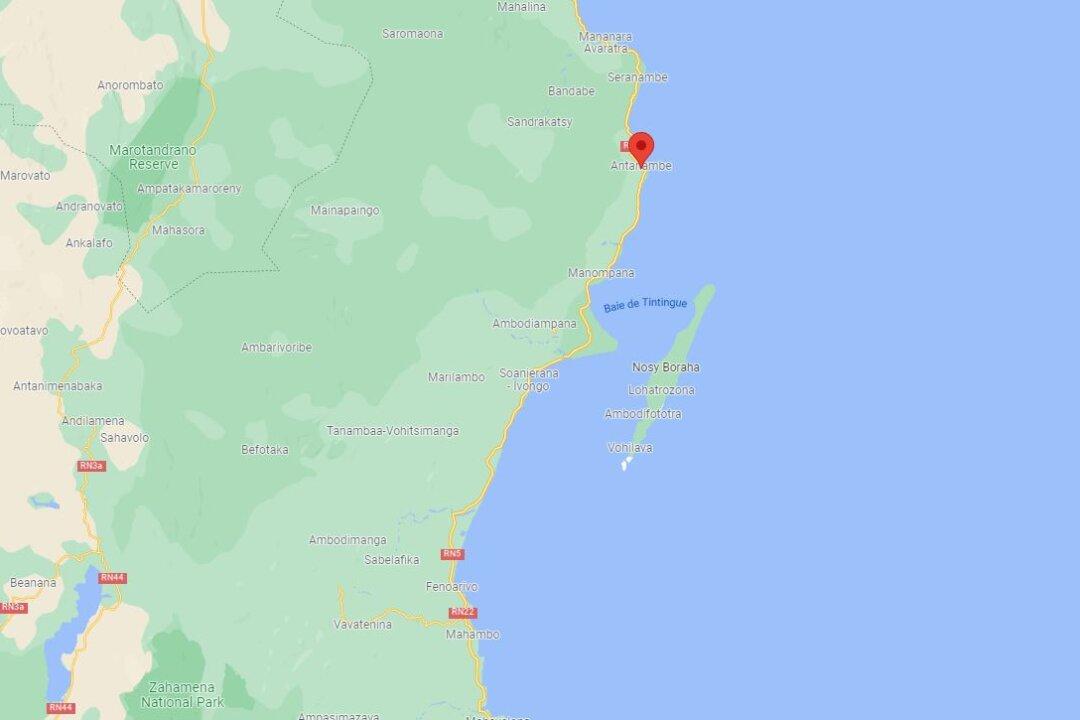 Ship Sinks Off Madagascar Coast: 17 Dead and 68 Missing