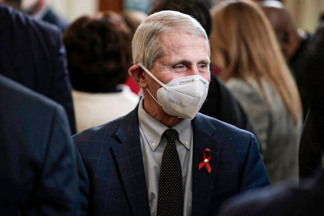 Fauci Says Masks Should Still Be Worn, Even If Vaccinated Against COVID-19