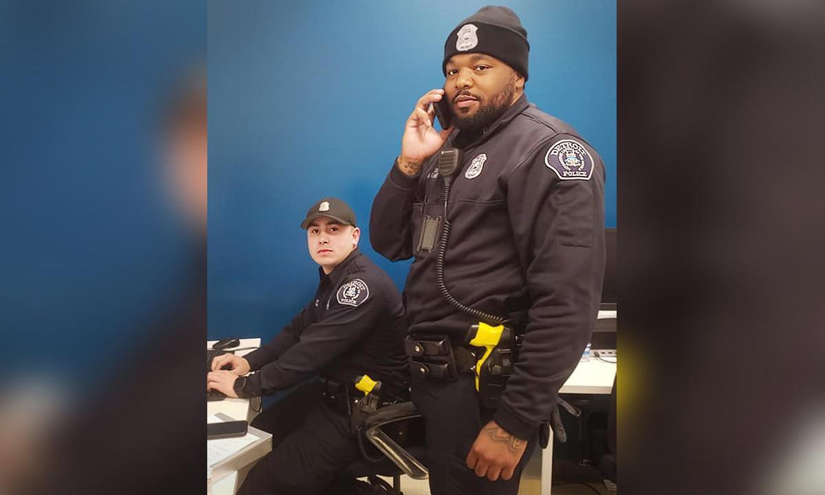 Detroit Police Officers Spot Woman Acting Strangely With 4 Kids in Van, Charge Her for Kidnapping