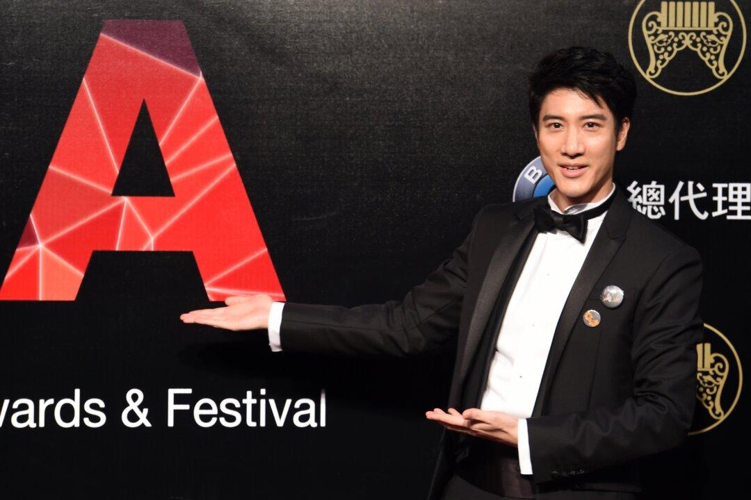 Chinese Regime Turns Its Back on Former Star After Singer’s Public Divorce