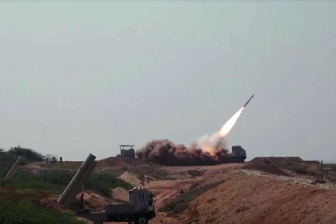 Iran Fires Ballistic and Cruise Missiles in Gulf War Games