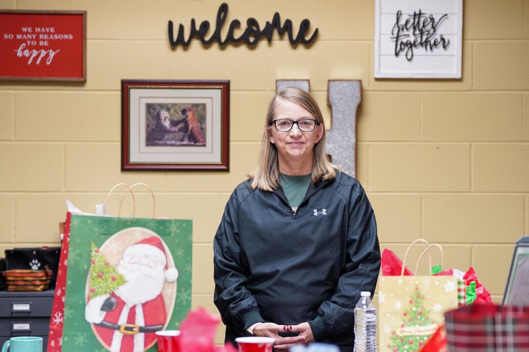 Lone Illinois School District Wages Fight Against State’s Mask Mandate