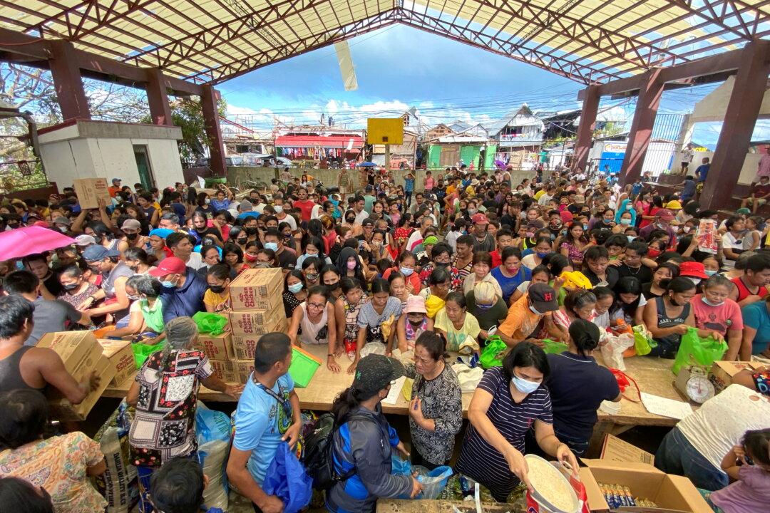 Philippine Typhoon Survivors Say Food Is Running Out