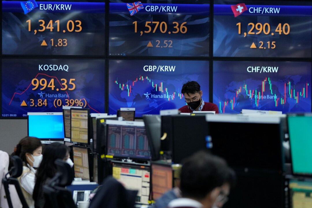 Global Stocks Gain as Appetite for Risk Stages Comeback