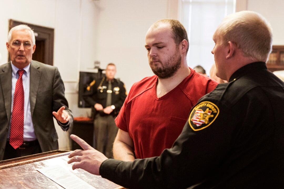 Massacre Defendant to Wear Electronic Stun Vest